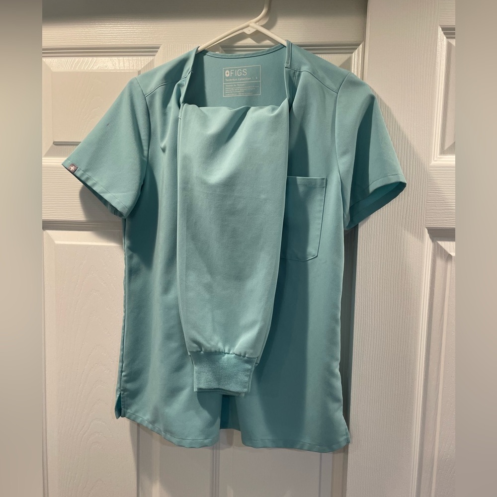 Sea Glass Figs Scrubs Set